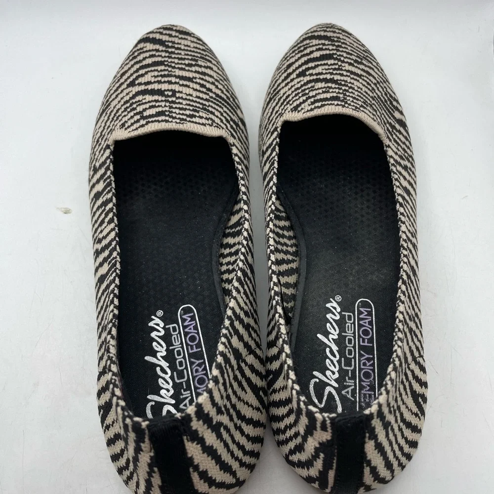 Skechers gently used